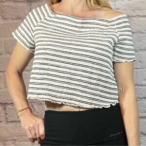 NWOT Xhilaration black and white striped crop top🖤